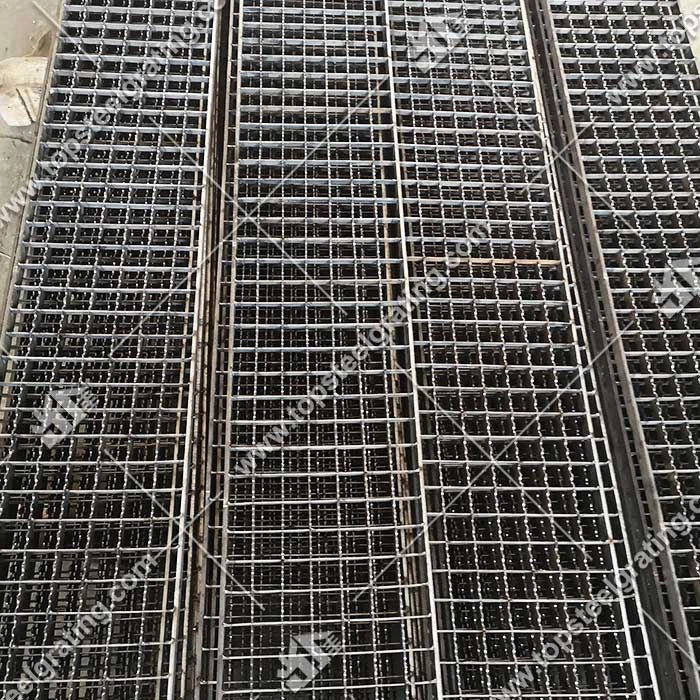 Serrated Bar Grating