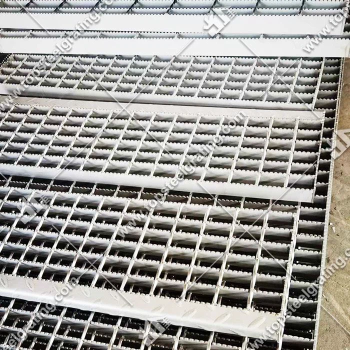Serrated Grating